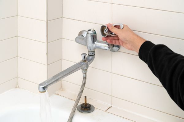Leaky Bathtub Repair in Redwood City